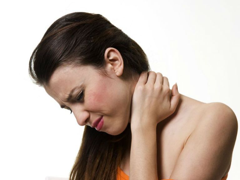 Головная боль при остеохондрозе шейного отдела, симптомы и лечение
