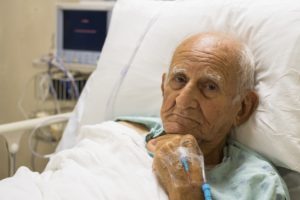 риск пневмонии выше у пожилых
