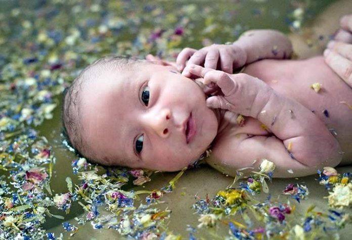 Ванночки с добавлением отваров лекарственных растений для младенцев